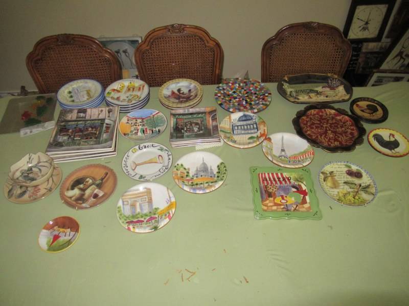 lot 174 image: CERAMIC PLATES