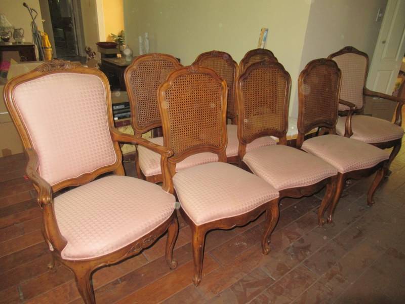 lot 175 image: FURNITURE