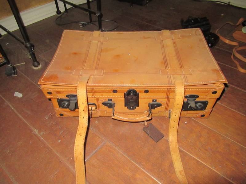 lot 205 image: BRIEFCASE