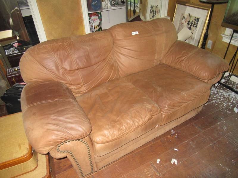lot 207 image: FURNITURE