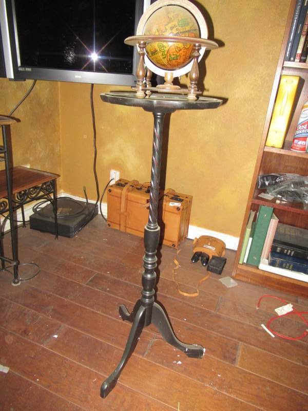 lot 213 image: FURNITURE
