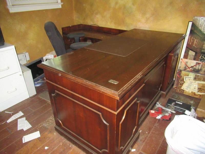 lot 215 image: FURNITURE