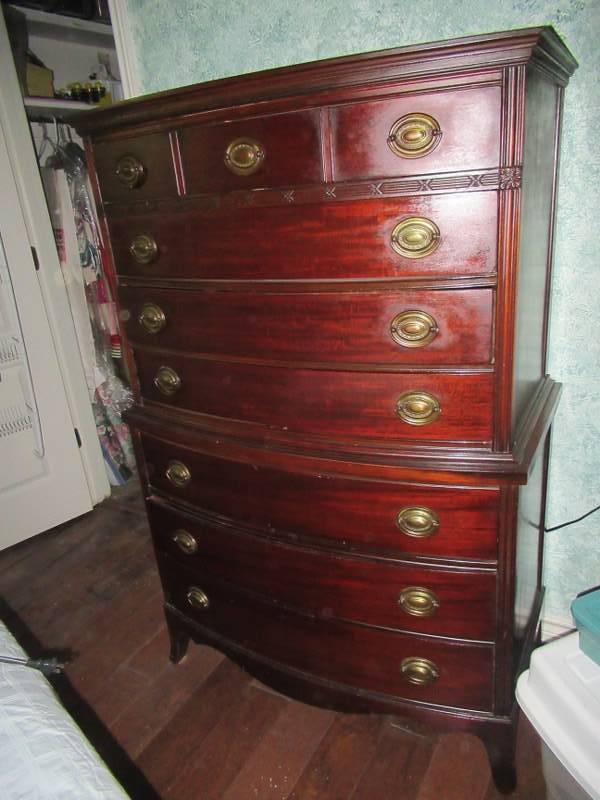 lot 224 image: VINTAGE FURNITURE