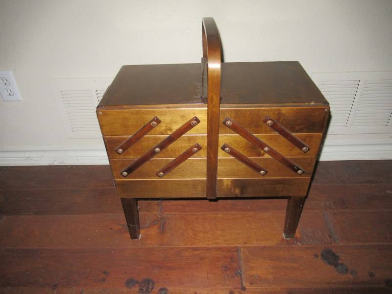 lot 236 image: SEWING