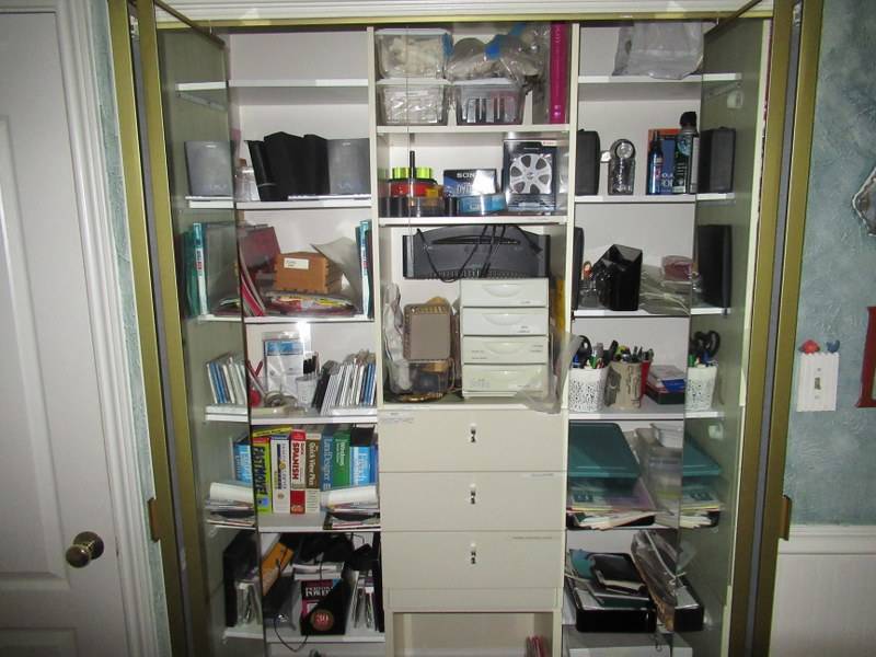 lot 243 image: OFFICE SUPPLIES