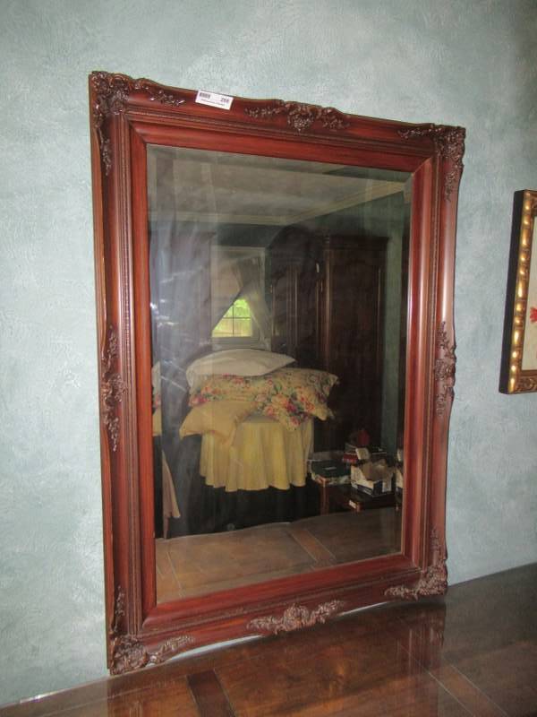 lot 266 image: HOME DCOR