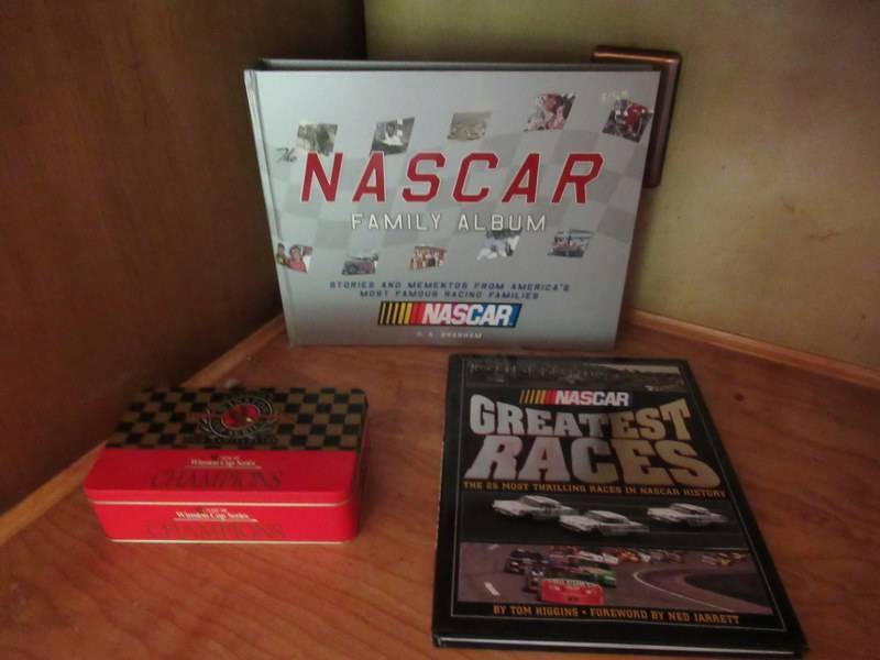 lot 277 image: COLLECTIBLES