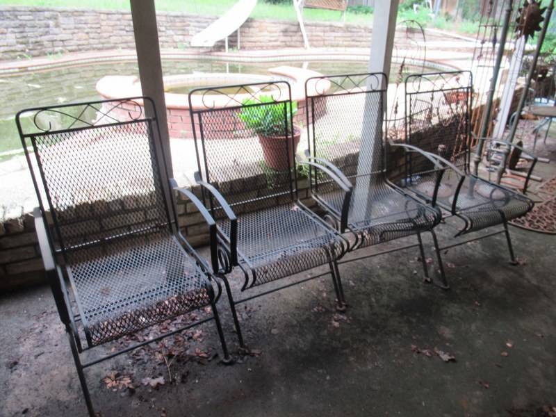 lot 283 image: OUTDOOR FURNITURE