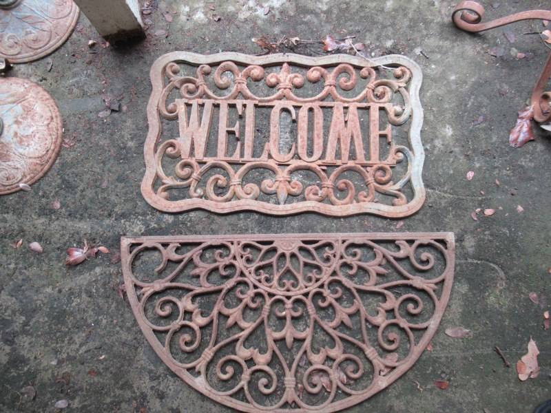 lot 286 image: OUTDOOR DCOR