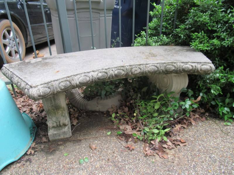 lot 294 image: OUTDOOR DCOR