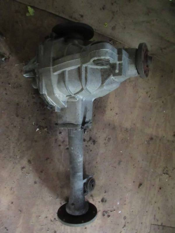 lot 302 image: AUTO PARTS