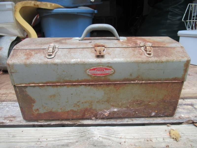 lot 304 image: SPORTING GOODS