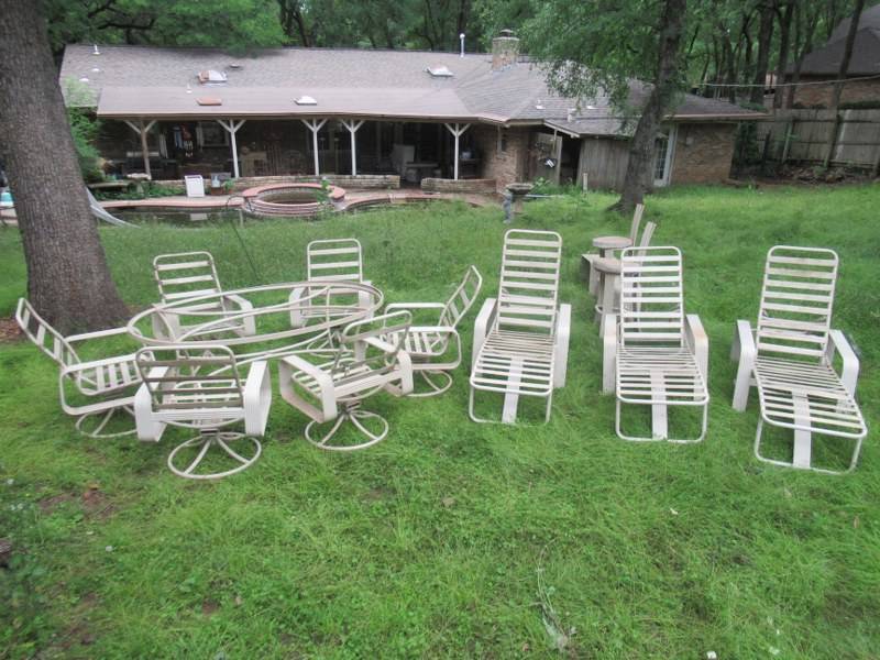 lot 312 image: OUTDOOR DCOR