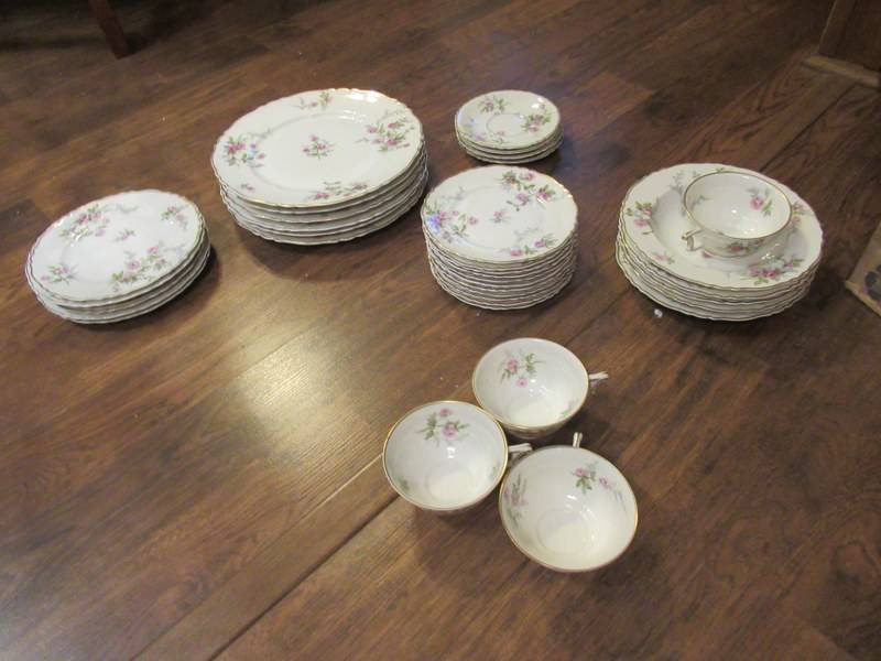 lot 343 image: HAVILAND CHINA