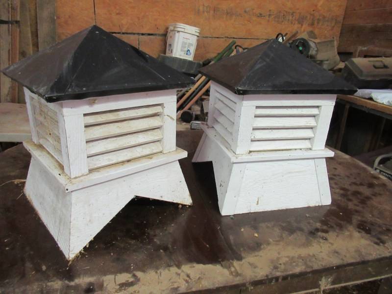 lot 51 image: CHICKEN COOP ROOF VENTS