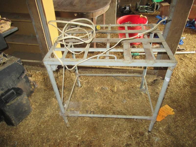 lot 63 image: METAL TABLE