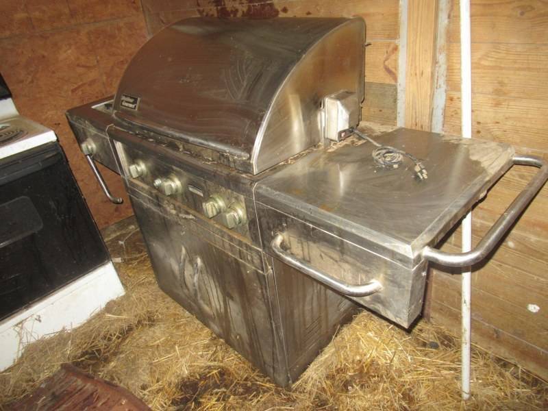 lot 73 image: GRILL