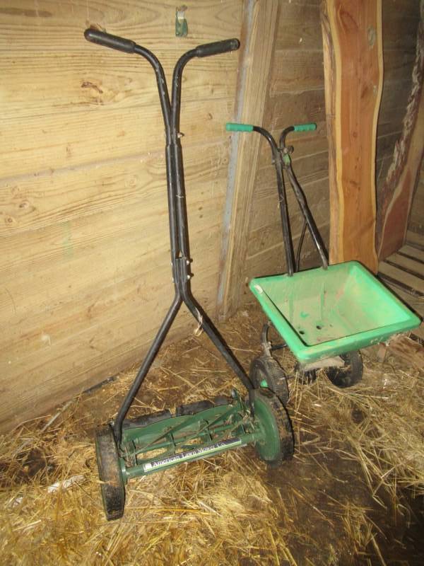 lot 76 image: LAWN AND GARDEN