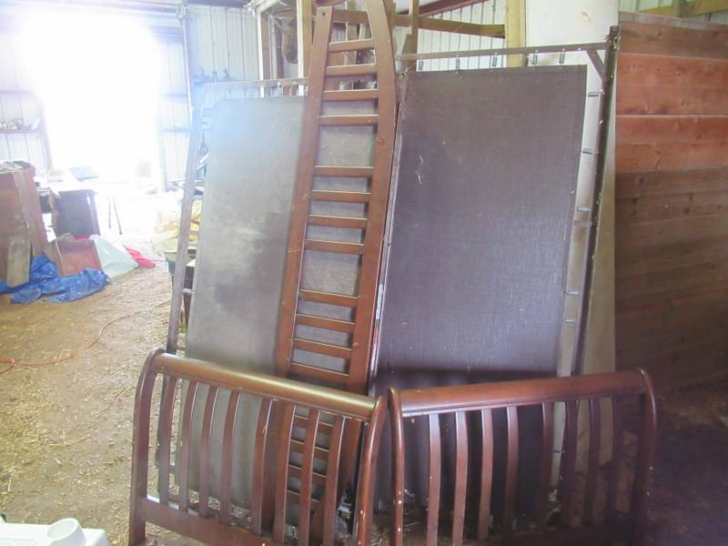 lot 89 image: FURNITURE