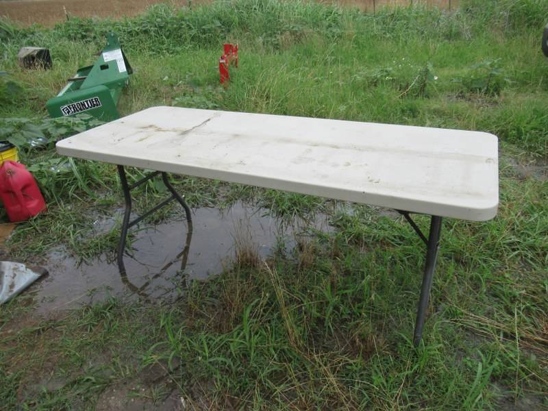 lot 104 image: TABLES