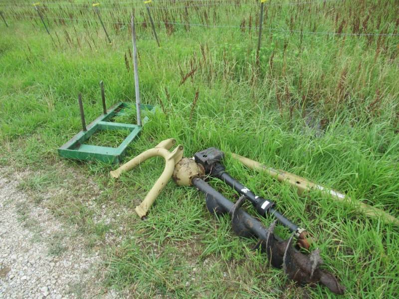 lot 115 image: AUGER AND HAY FORK