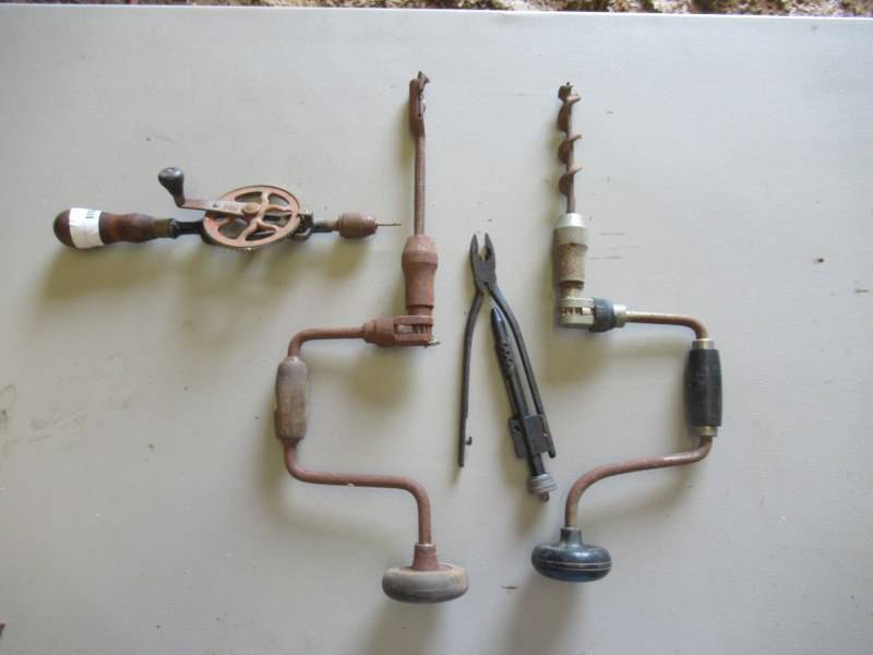 lot 58 image: VINTAGEANTIQUE TOOLS