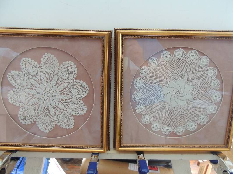 lot 38 image: 2 pieces framed crochettatting doilies F 14x14