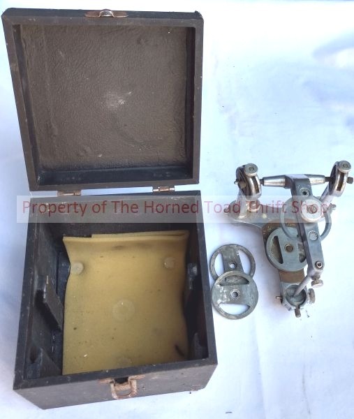 lot 15 image: Dental Tools