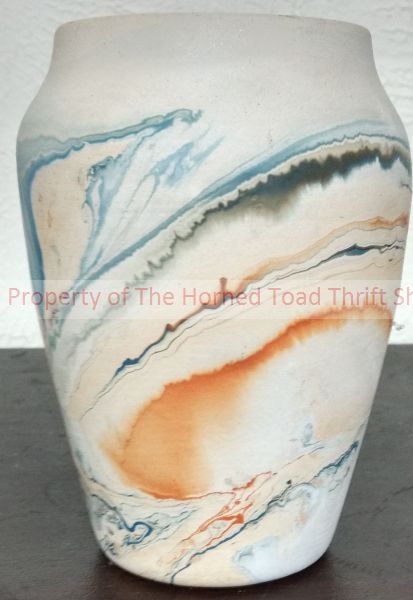 lot 37 image: Nemadji Pottery USA
