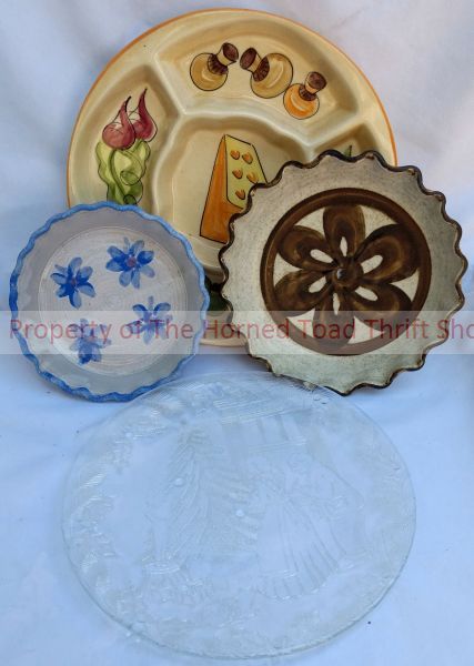 lot 71 image: Entertaining Dish Items