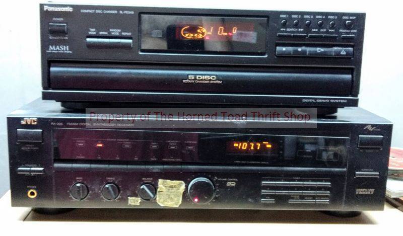 lot 90 image: CD Player (5-Disc) and a Receiver Both Work