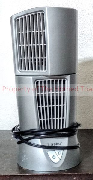 lot 105 image: Lasko Desktop Fan