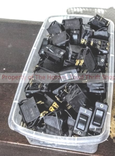 lot 114 image: ROCKER SWITCH ETA 3120-F32H-P7T1-W01Q 20A AC24DC DC50V