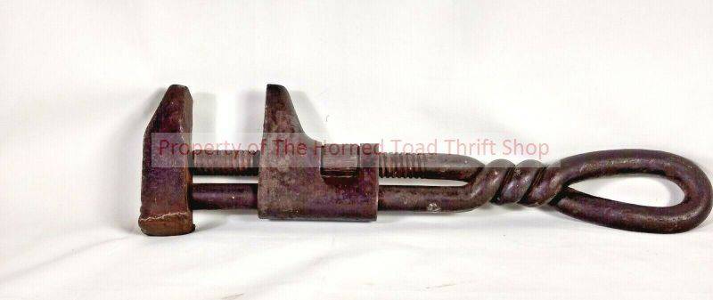 lot 122 image: VINTAGE TWISTED HANDLE MONKEY WRENCH 12 INCH UNKNOWN MARKING