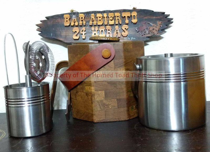 lot 137 image: Bar Entertainment Items