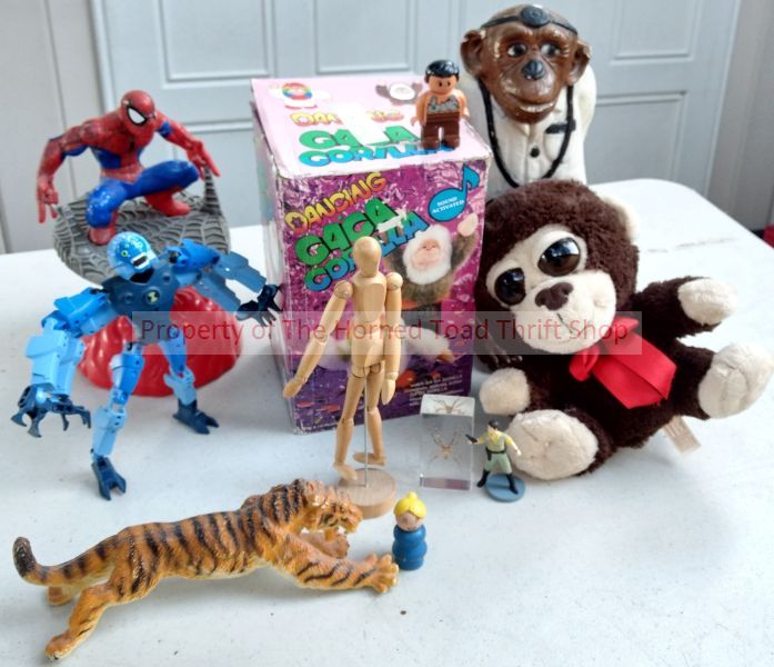 lot 139 image: Plush Animals, Toys and Collectibles