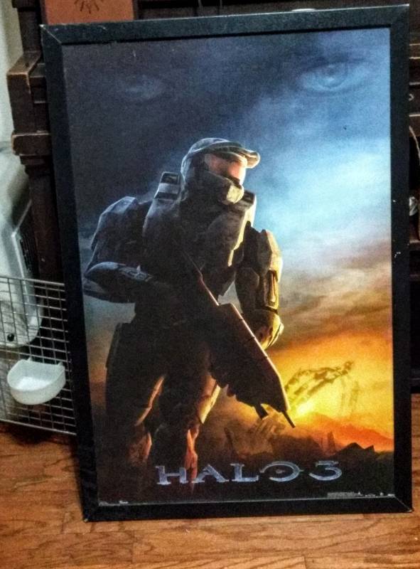 lot 153 image: FRAMED HALO 3 TRENDS POSTER MICROSOFT 2007 GAME XBOX 360 HARDWOOD POSTER 9186