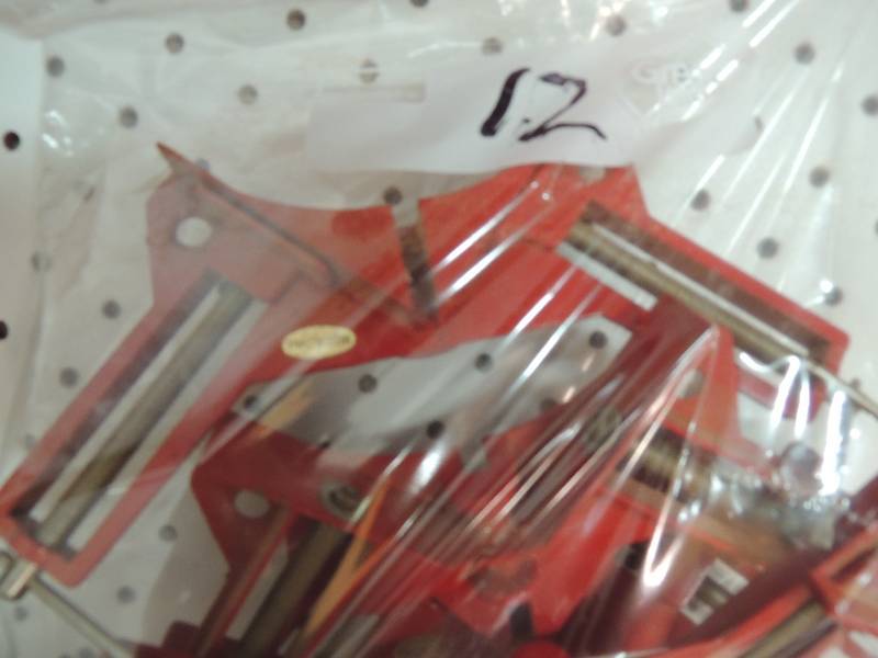 lot 12 image: Corner clamps x 4