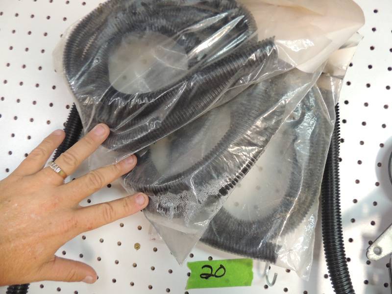 lot 20 image: 34 convoluted tubing 5 feet x 4  NIP