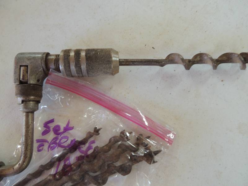 lot 27 image: Brace and Bit with 5 bits