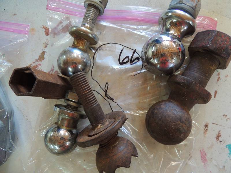 lot 66 image: tow-balls x 5