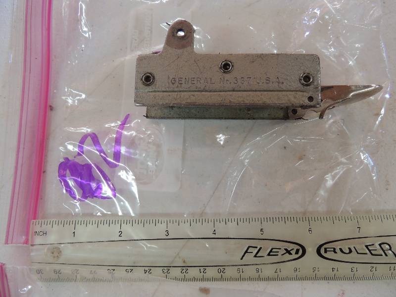 lot 82 image: Magnetic holder