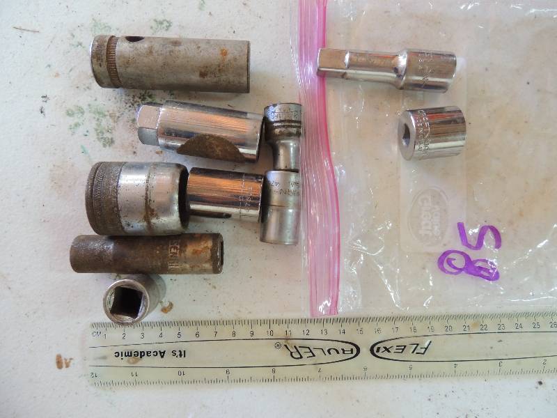 lot 85 image: Craftsman 1316 socket and 12 extension
