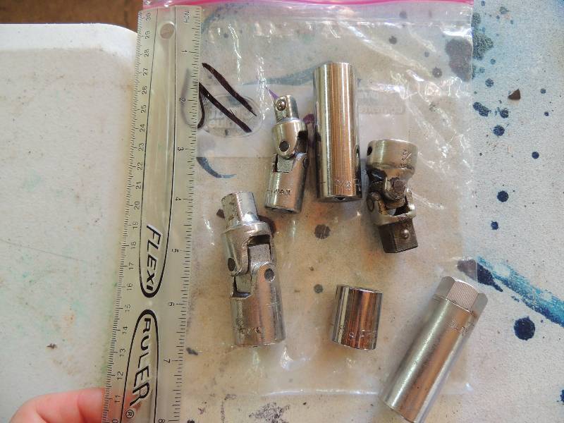 lot 91 image: 3 socket connectors,  craftsman socket extensions and 58  socket