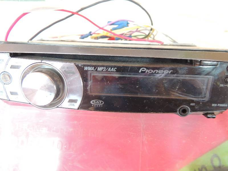 lot 109 image: Pioneer radio with detachable face. Sat reading. WMAMP#AHC