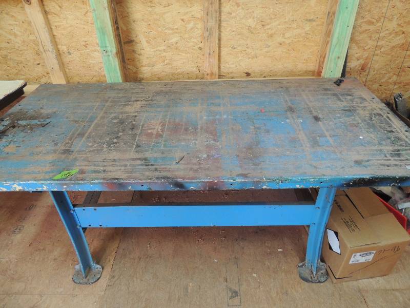 lot 105 image: Worktable 6ft x 34 x 27   -Metal