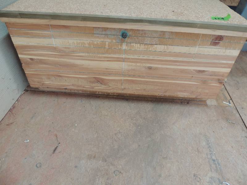 lot 124 image: Cedar chest 38 x 17 x 17 Brand Cavalier