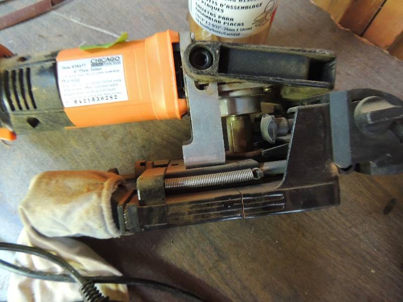 lot 136 image: 4 plate joiner #38437 115 x 6.4 amp plate joining biscuits