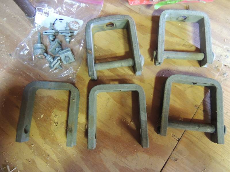 lot 143 image: 5 V brackets 4x4
