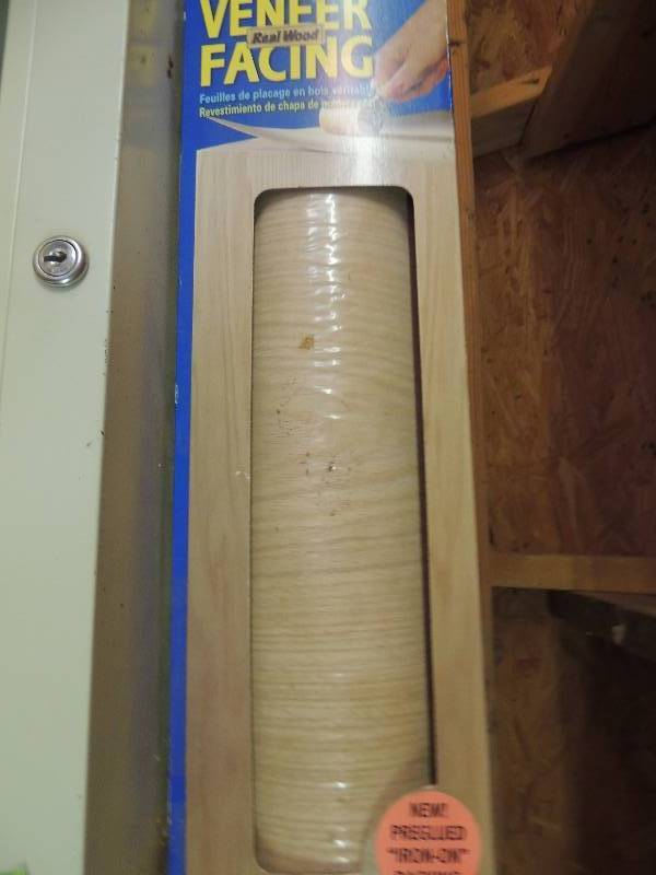 lot 158 image: Band it veneer facing